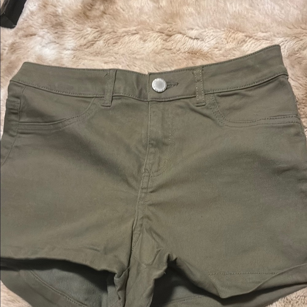 Divided Green Cargo Shorts Mid-Thigh Cotton